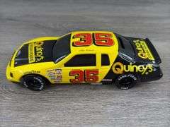 Alan Kulwicki #35 Quincy’s Steak House Ford Thunderbird Stock Car Bank, 1/24, 1995 Limited Edition, 1 Of 6000, Racing Collectables Action Platinum Series