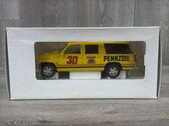 Michael Waltrip #30 Pennzoil 1994 Official GMC Suburban Truck Bank, 1/25, Brookfield Collectors Guild