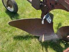 International 416 Fast Hitch 4-Bottom Plow