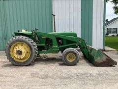 2840 John Deere w/ 148 Loader