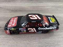 Neil Bennett #31 Mon ‘N’ Pop’s 1992 Lumina Stock Car, 1/24, Limited Edition, 1 Of 6972, Action
