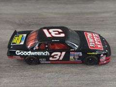 Neil Bennett #31 Mon ‘N’ Pop’s 1992 Lumina Stock Car, 1/24, Limited Edition, 1 Of 6972, Action