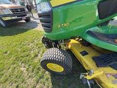 John Deere X730 Lawn Mower -