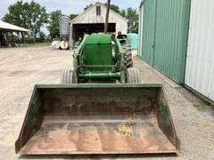 2840 John Deere w/ 148 Loader