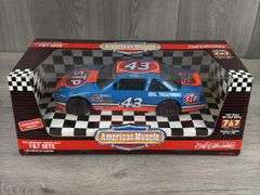 Richard Petty #43 STP Pontiac Grand Prix Stock Car, 1/18, Dale Earnhardt/Richard Petty 7&7 Sets, Limited Edition 1 Of 10,000, American Muscle, Ertl Collectibles