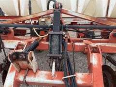Clark 11 row 28% nitrogen applicator