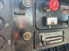 1987 International S 2500 Series tractor