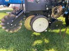2016 Kinze Interplant 3000 planter