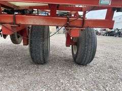 Clark 11 row 28% nitrogen applicator