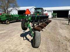 2800 John Deere Moldboard Plow