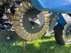 2016 Kinze Interplant 3000 planter