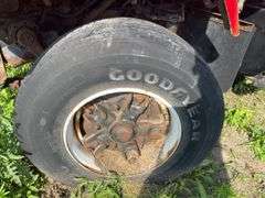1987 International S 2500 Series tractor