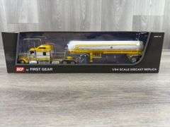 Kenworth W900L & Mississippi LPG Tandem-Axle Tanker, 1/64