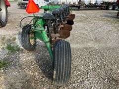 2800 John Deere Moldboard Plow