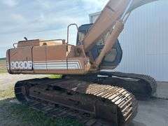 9030B Case Excavator w/ 42-in. bucket