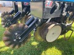 2016 Kinze Interplant 3000 planter