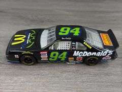 Bill Elliott #94 McDonald’s/Batman Forever Thunderbat Ford Stock Car, 1/24, 1995 Limited Edition, Action