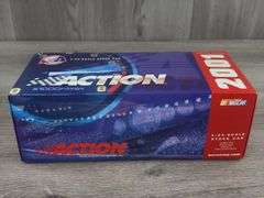 Kevin Harvick #29 GM Goodwrench Service Plus Oreo 2001 Monte Carlo Show Car, 1/24, Limited Edition, Action