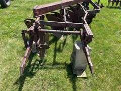 International 416 Fast Hitch 4-Bottom Plow