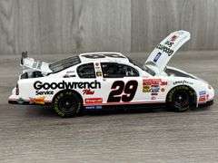Kevin Harvick #29 GM Goodwrench/Black 2001 Monte Carlo Stock Car, 1/24, Limited Edition, Action