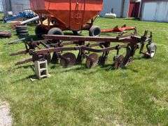 International 416 Fast Hitch 4-Bottom Plow
