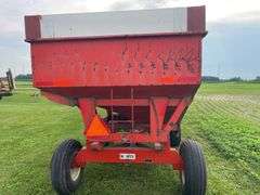 Turnco 225-4 Hopper Wagon