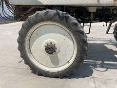 Willmar 765 self propelled sprayer 80ft boom