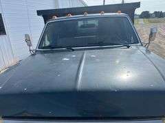 1991 Ford F47060 1-Ton Dump Truck