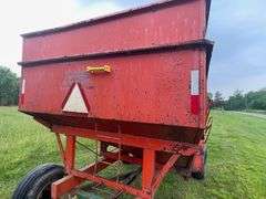 Killbros 350 Hopper Wagon on John Deere 1065 Running Gear