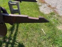 International 416 Fast Hitch 4-Bottom Plow