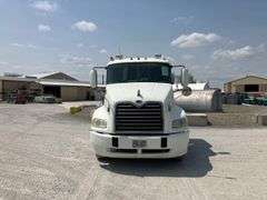 2005 Mack CXN613 Semi