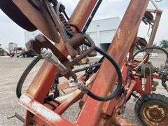 Clark 11 row 28% nitrogen applicator