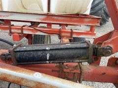 Clark 11 row 28% nitrogen applicator
