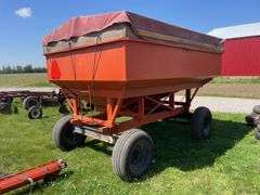 Killbros hopper wagon with tarp