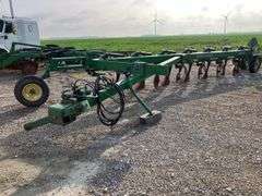 2800 John Deere Moldboard Plow