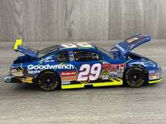 Kevin Harvick #29 GM Goodwrench Service Looney Tunes Rematch 2002 Monte Carlo Stock Car, 1/24, Limited Edition, GM Dealers, Action 10th Anniversary