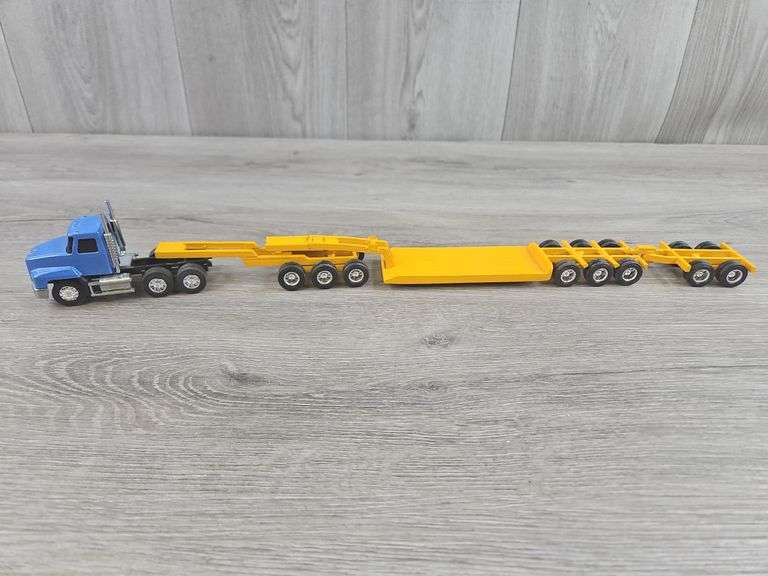 Mack CH 600 Truck w/ Custom Trailer