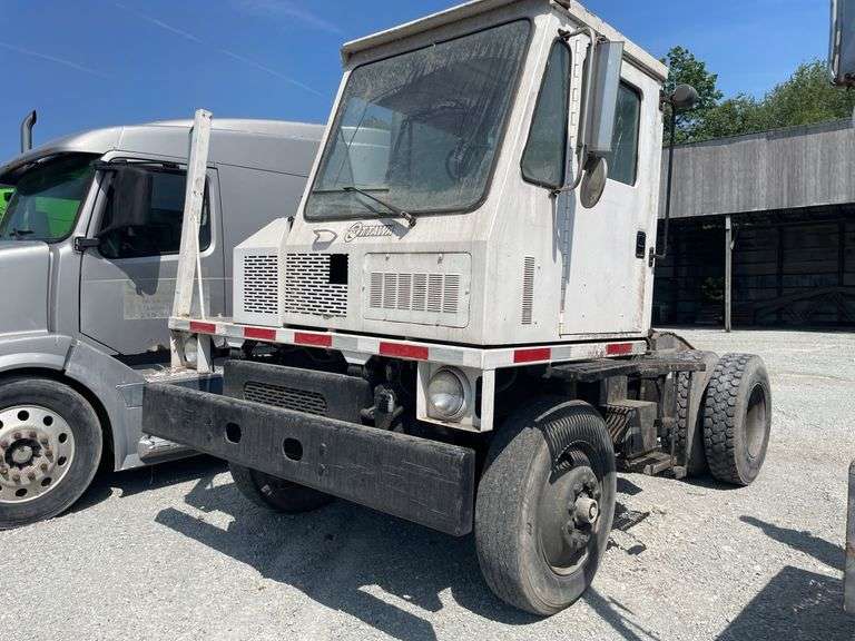 1986 Ottawa yard truck