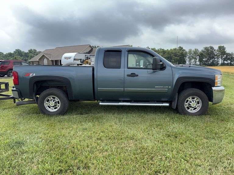 2008 Chevrolet Z71 4x4 LTZ 2500 HD Extended Cab Pickup Truck, Duramax Diesel,