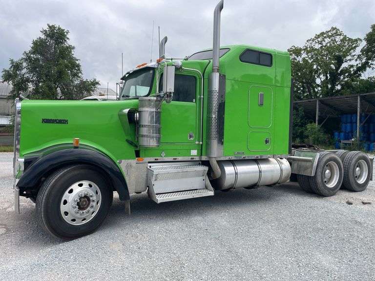 1995 Kenworth W900L Sleeper Cab