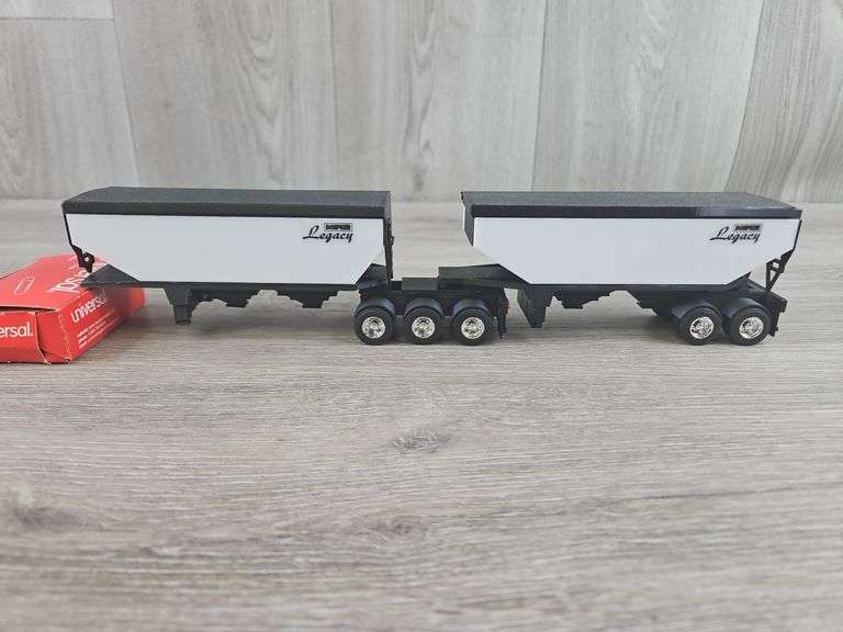 Doepker Legacy Custom Double Trailers, 1/64