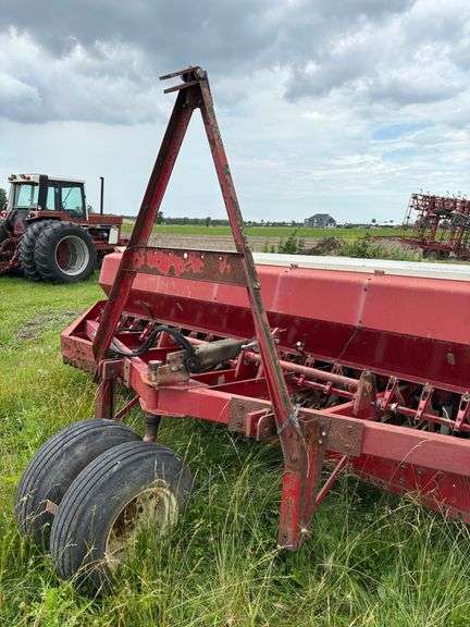 620 IH Press Drill