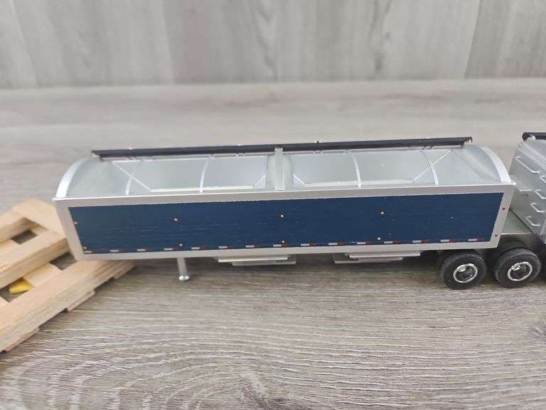 Custom Hopper Bottom Trailers, 1/64