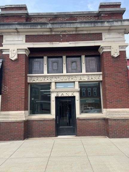 COMMERCIAL: 113 N. MICHIGAN AVE., EDGERTON, OH 43517