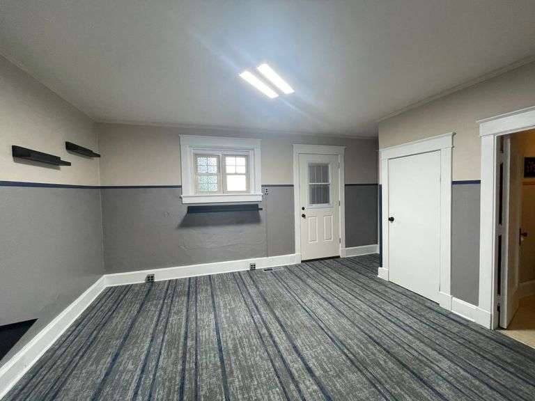 COMMERCIAL: 113 N. MICHIGAN AVE., EDGERTON, OH 43517