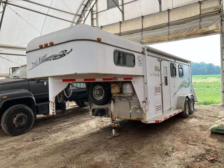 Trail Blazer Horse Trailer w/ Living Quarters- 25’ 6” Length