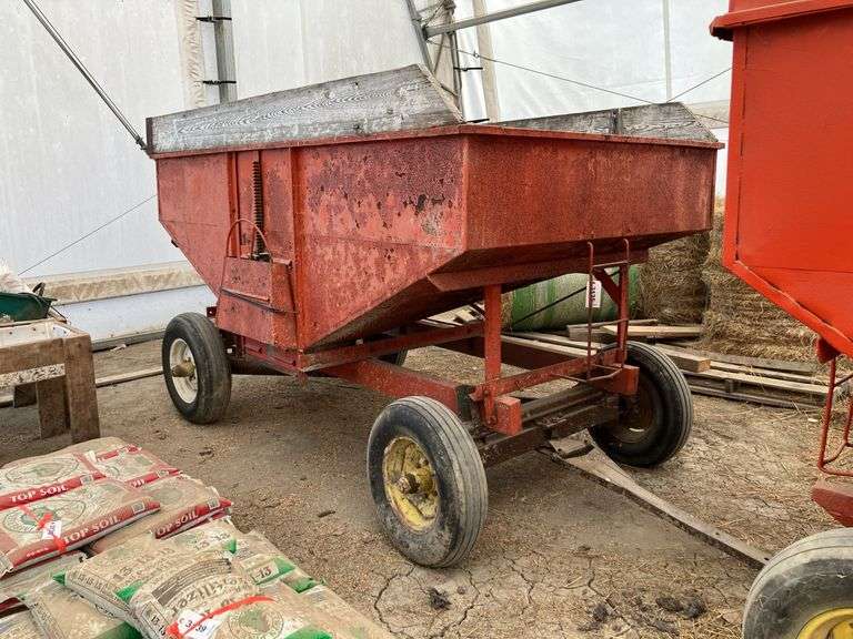 Hopper Wagon w/ John Deere Running Gear