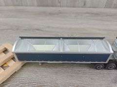 Custom Hopper Bottom Trailers, 1/64