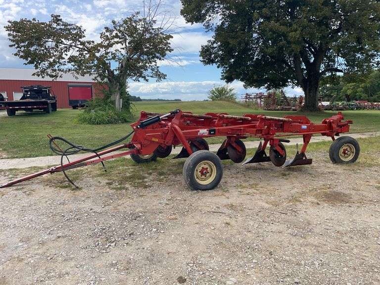 Melroe 911 4 Bottom plow