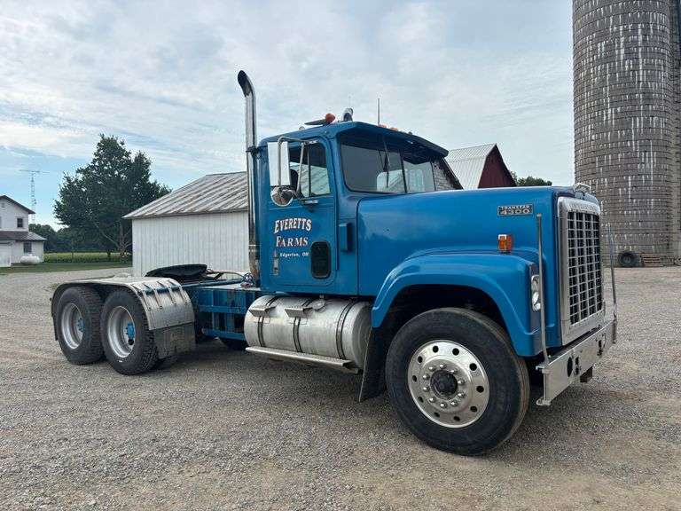 1979 International 4300 Day Cab